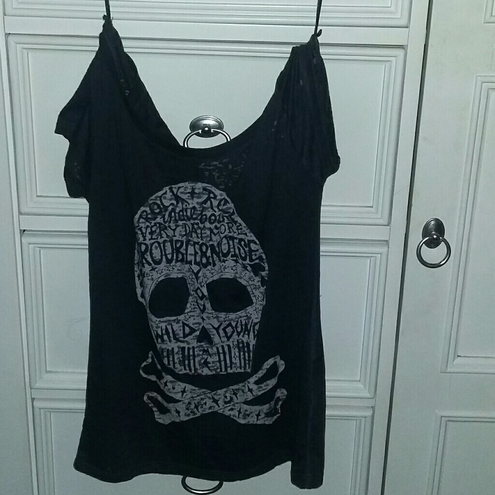 NWT H&M skull tee